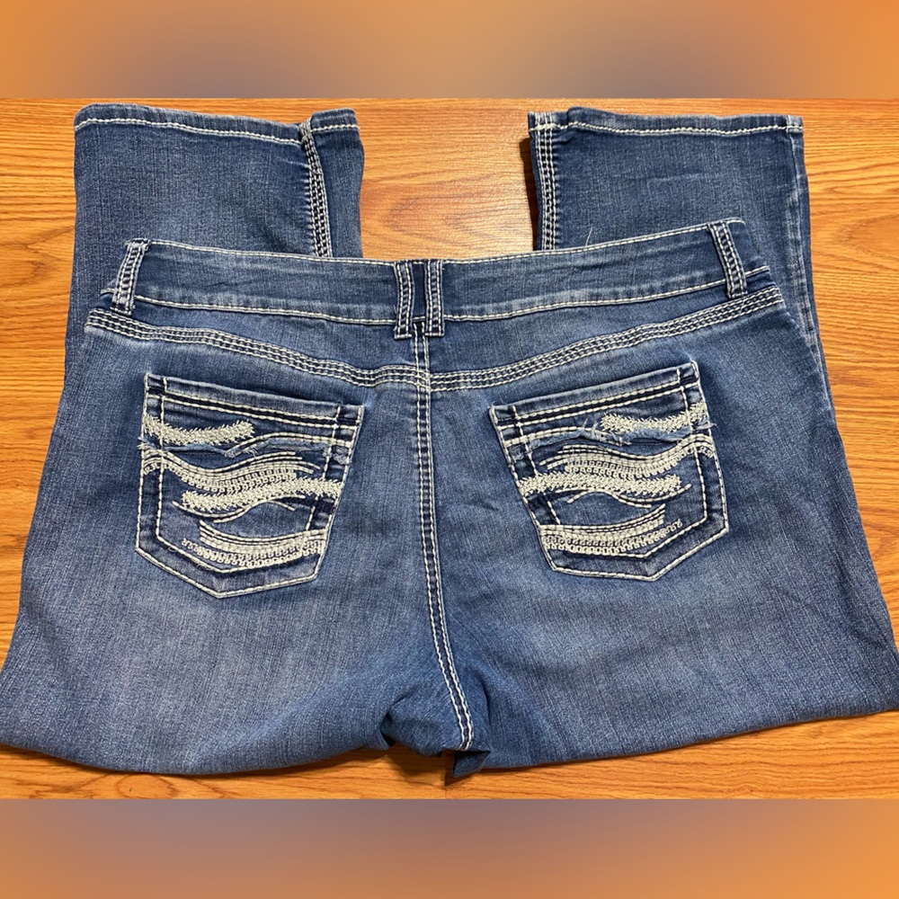 Maurices Medium Wash Denim Crop Jeans